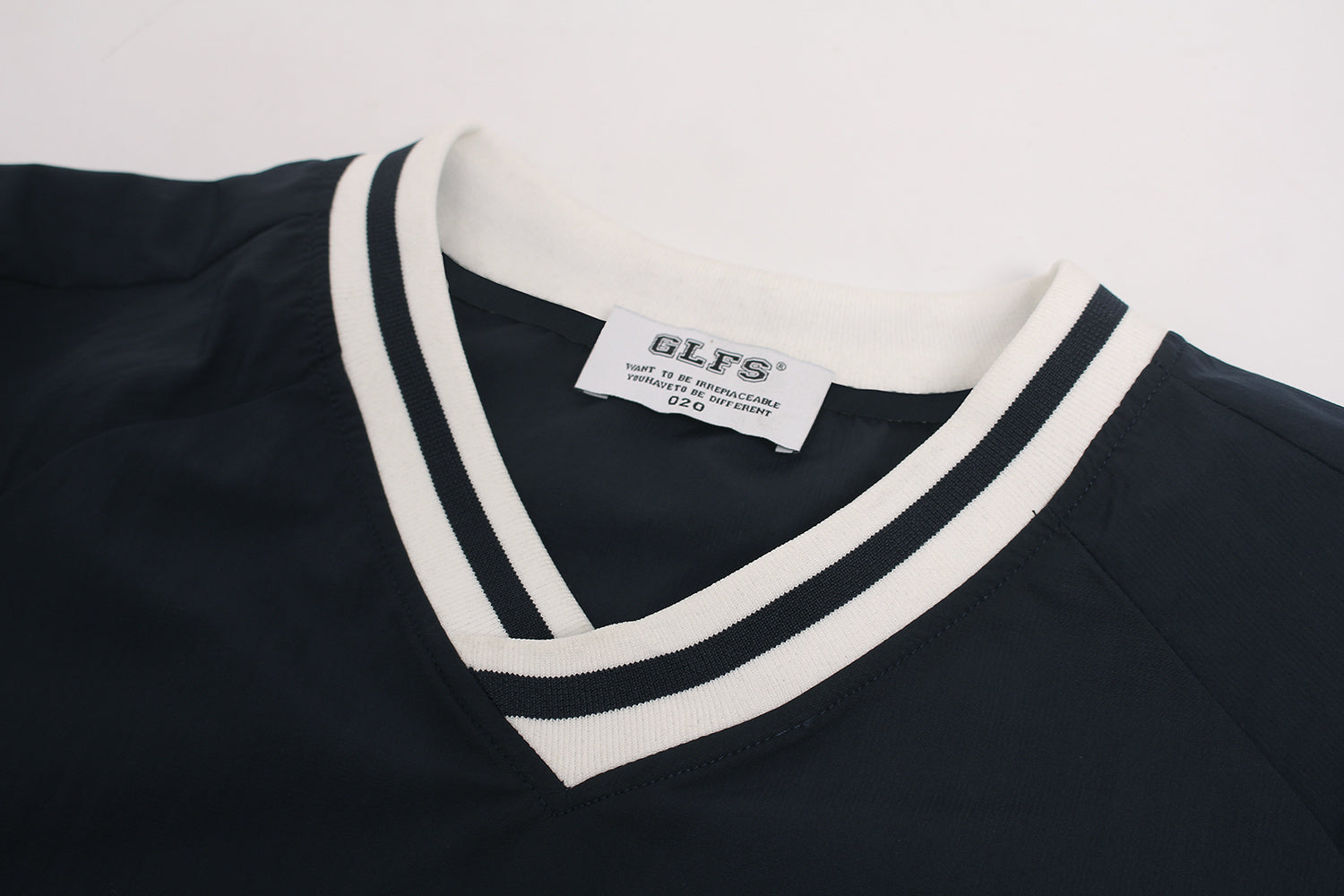 V-Neck Sweatshirt (Grey/Navy) - Unrestricted Shoulder Fit