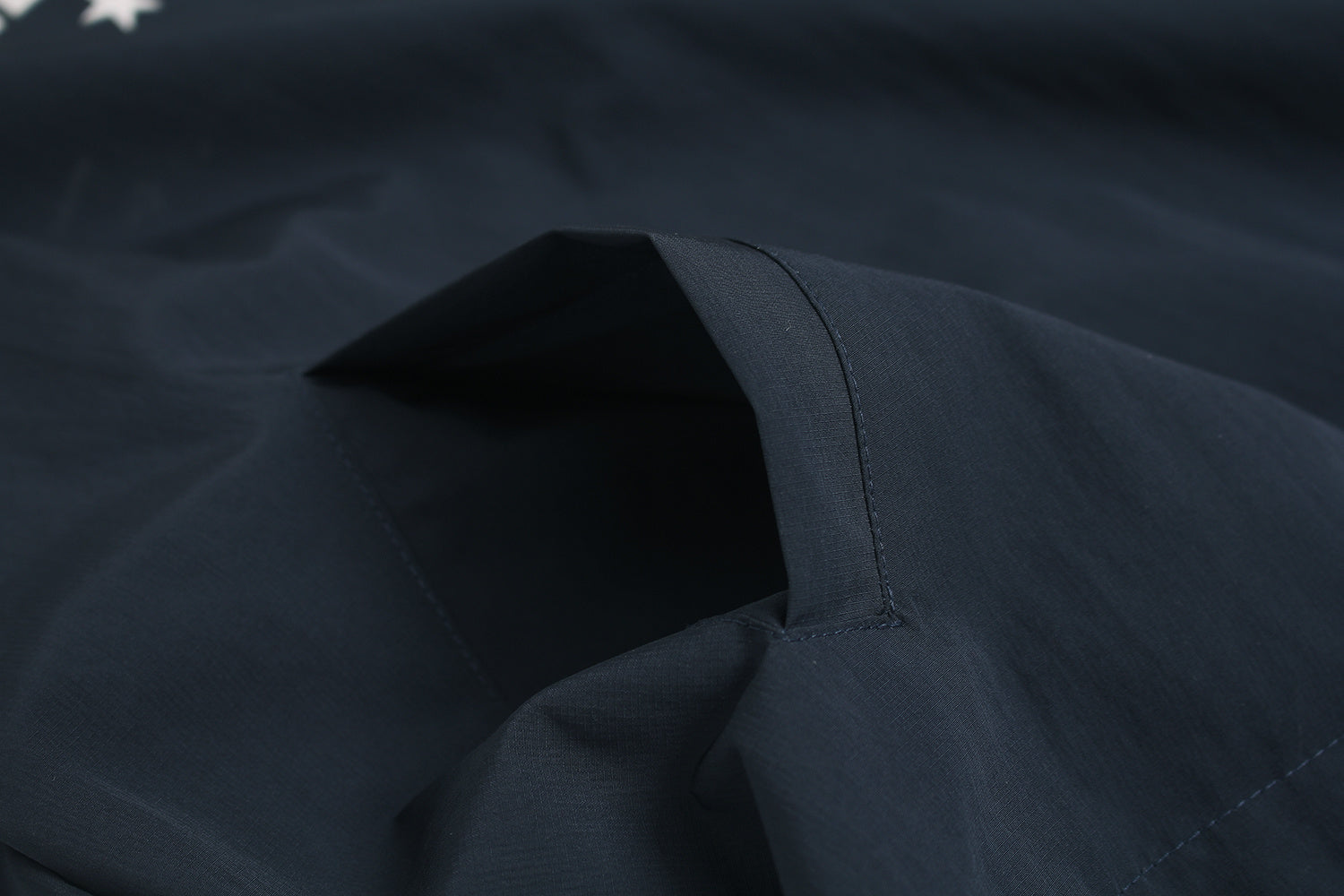 V-Neck Sweatshirt (Grey/Navy) - Unrestricted Shoulder Fit