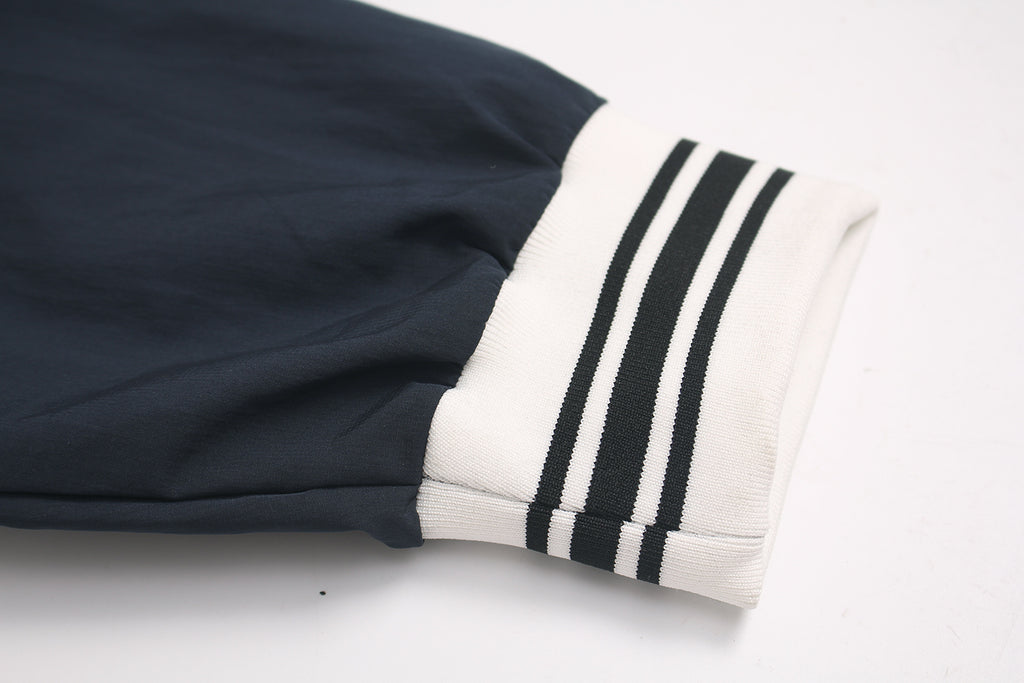 V-Neck Sweatshirt (Grey/Navy) - Unrestricted Shoulder Fit