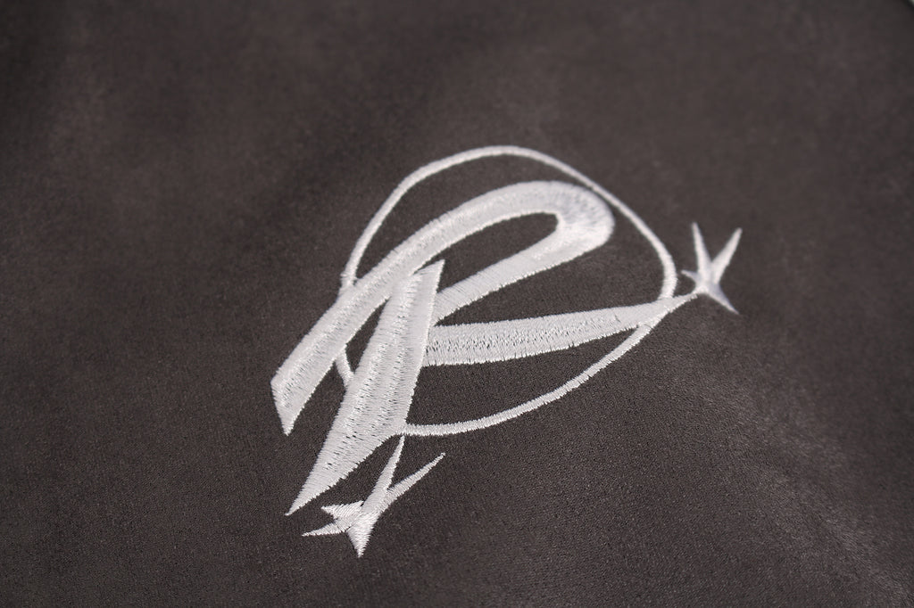 r-logo-embroidery-patch-detail-suede